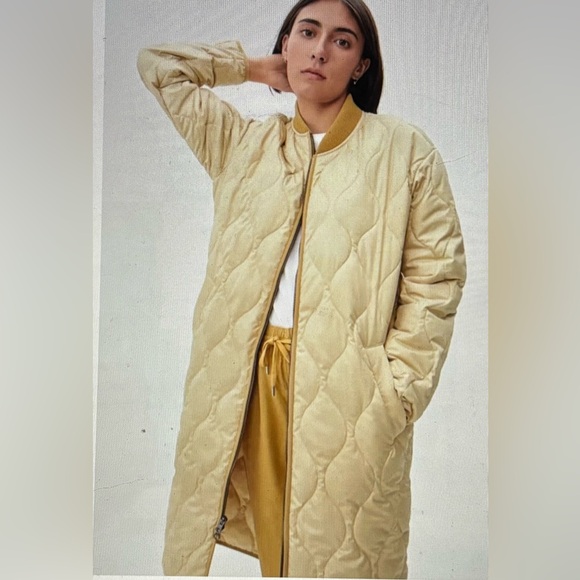 Everlane ReNew Quilted Long Liner - Picture 1 of 7